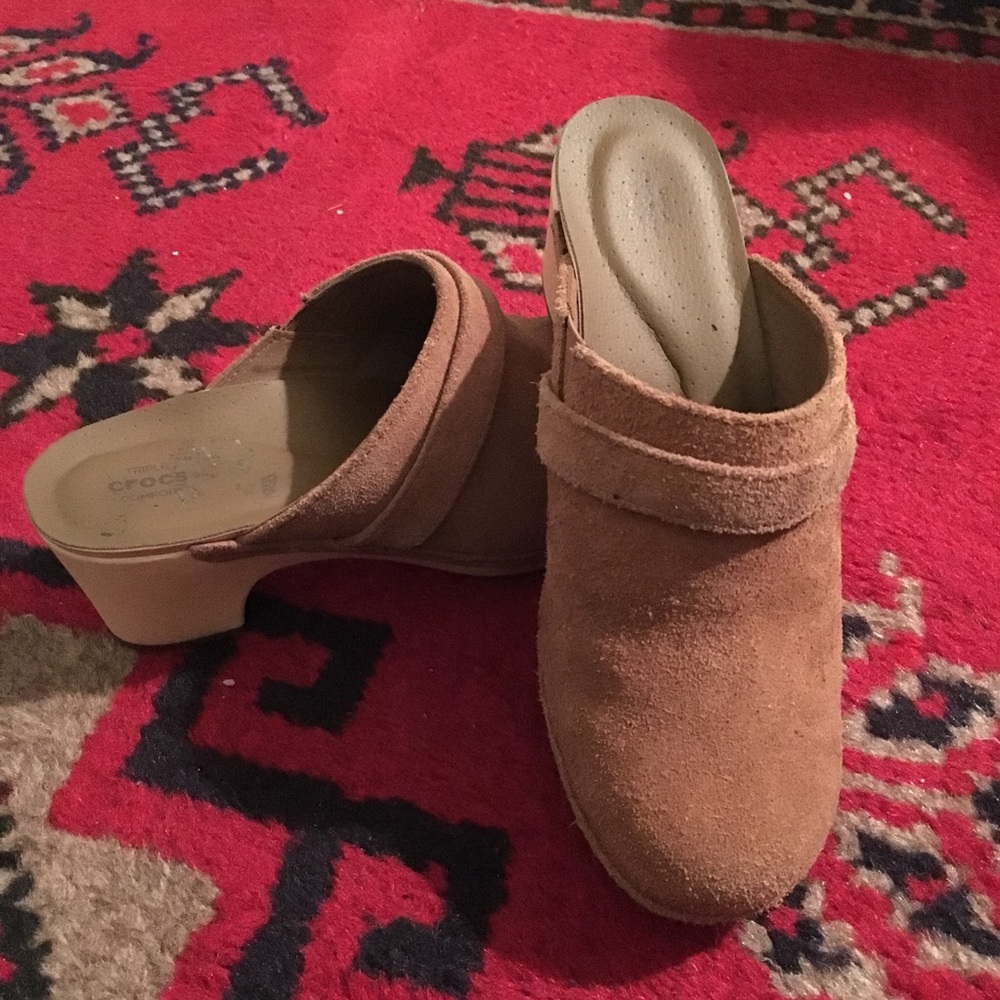 Tan suede “Sarah” clog